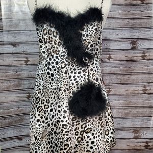 Leppard print 2 piece xl lingerie w/ fur trim